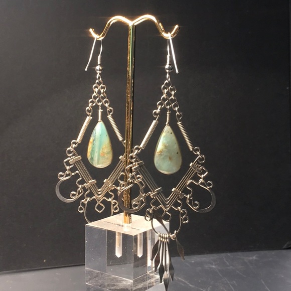 Silver & green stone dangle earrings 4” EUC pierced/fishhook. Stunning bohemian - Picture 8 of 8
